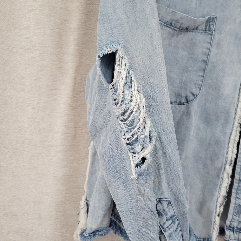 Vintage Havana Light Blue Denim Button Down Shirt Distressed Ragged Oversized - Picture 9 of 9